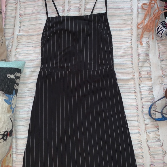 Forever 21 Dresses & Skirts - Fabric overall dress